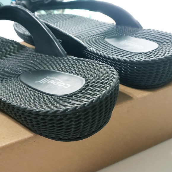 capelli flip flops black